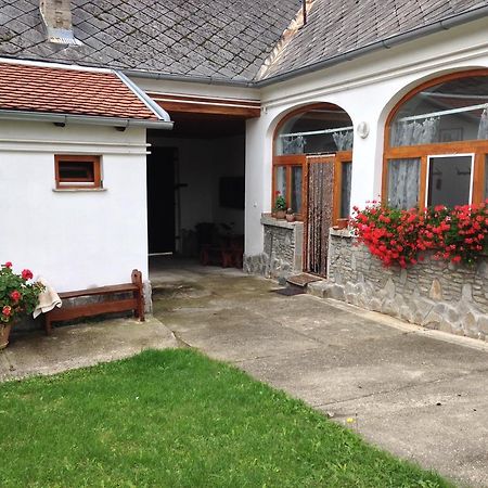 Petra Apartmanok Velem Exterior foto