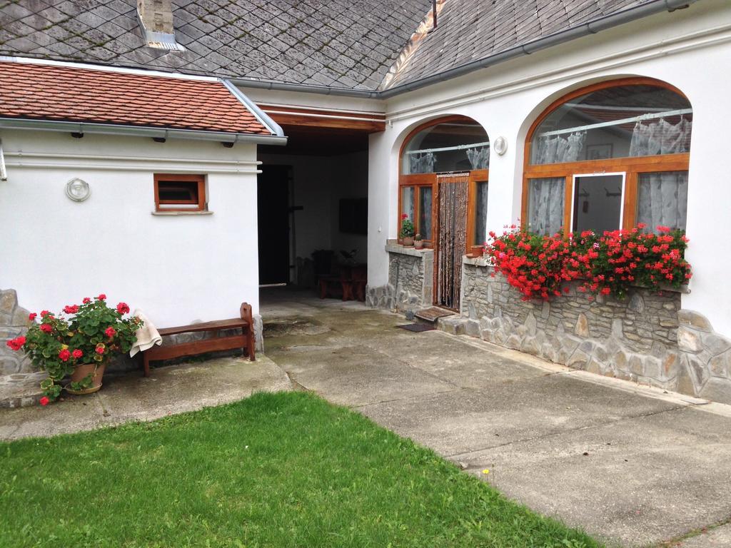 Petra Apartmanok Velem Exterior foto