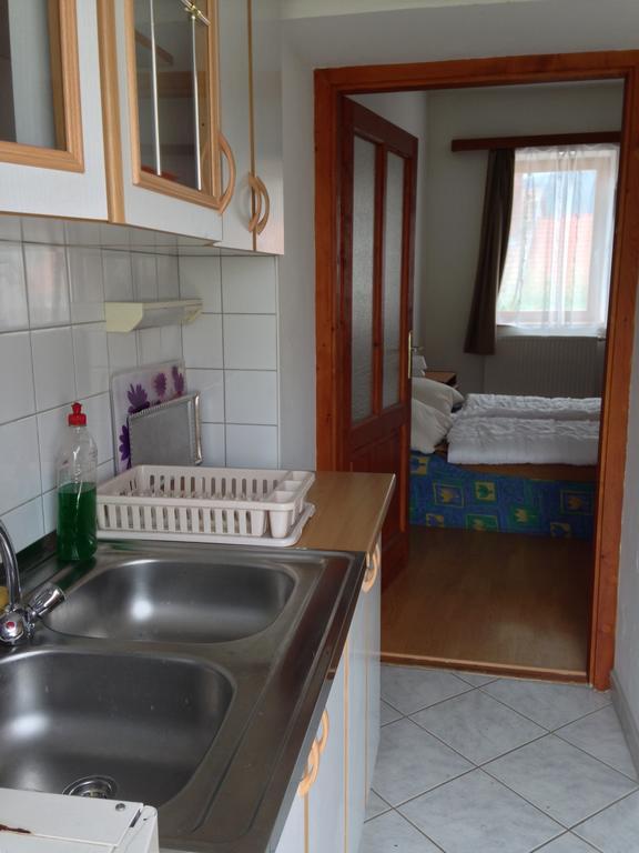 Petra Apartmanok Velem Zimmer foto