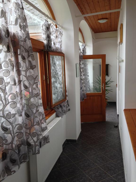 Petra Apartmanok Velem Zimmer foto