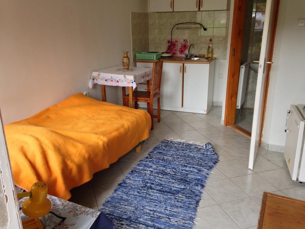 Petra Apartmanok Velem Zimmer foto