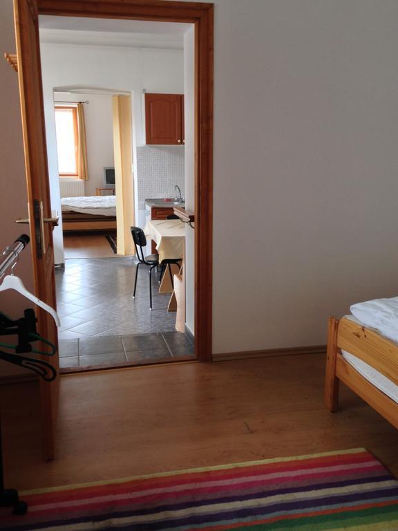 Petra Apartmanok Velem Zimmer foto