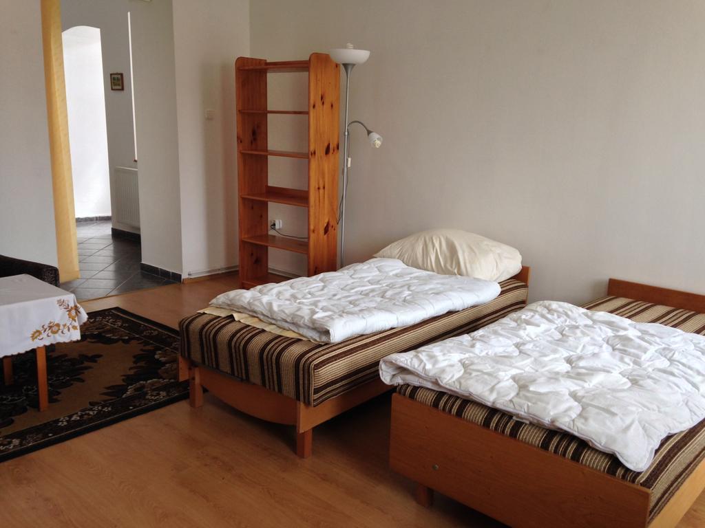 Petra Apartmanok Velem Zimmer foto